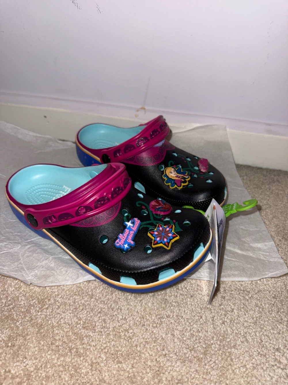 CROCS Kids Black Clogs with Pink Strap Frozen 4 youth